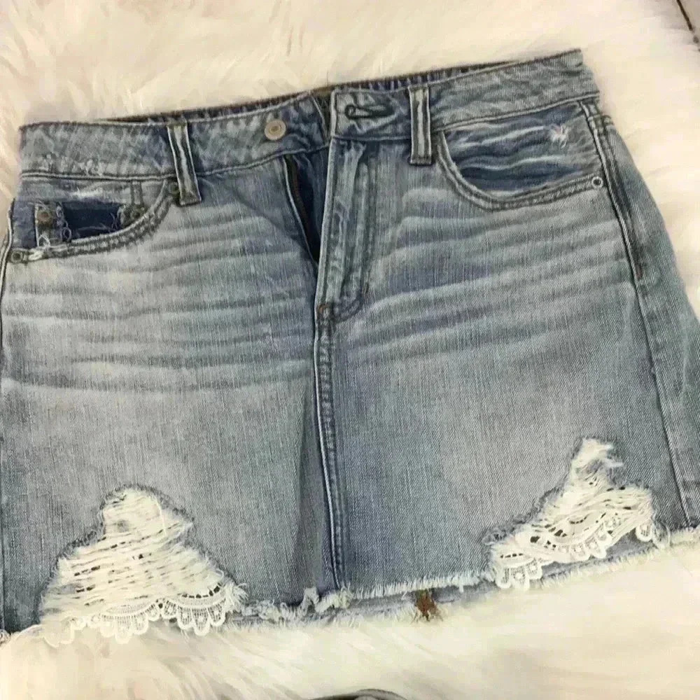 American Eagle Lace Distressed Denim Jeans Mini Skirt Light Wash Size 4